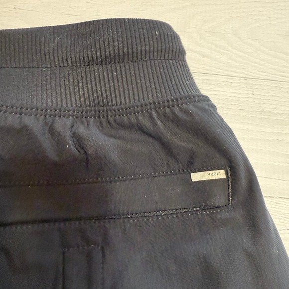 Vuori meta jogger pants black men's medium - Picture 7 of 9